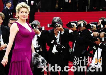 ȫ������Ů�����а���t 3�����^�������g